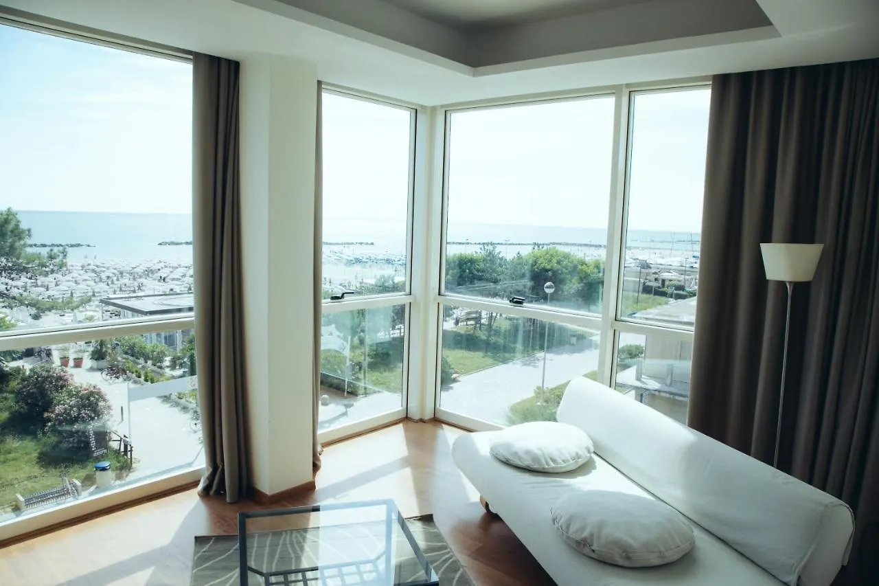 Hotel Astor B&B Lido di Classe 3*,
