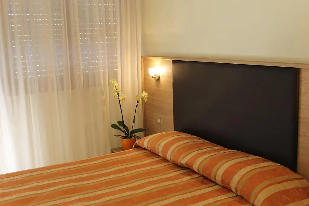 Hotel Astor B&B Lido di Classe 3*,  Itálie