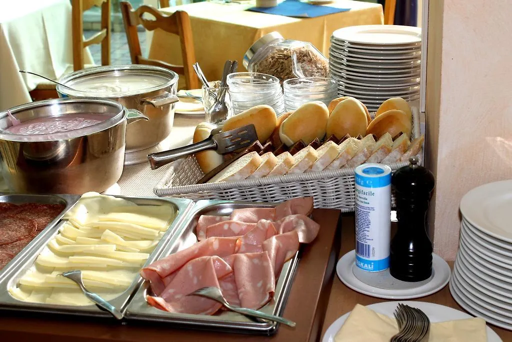 Hotel Astor B&B Lido di Classe 3*,