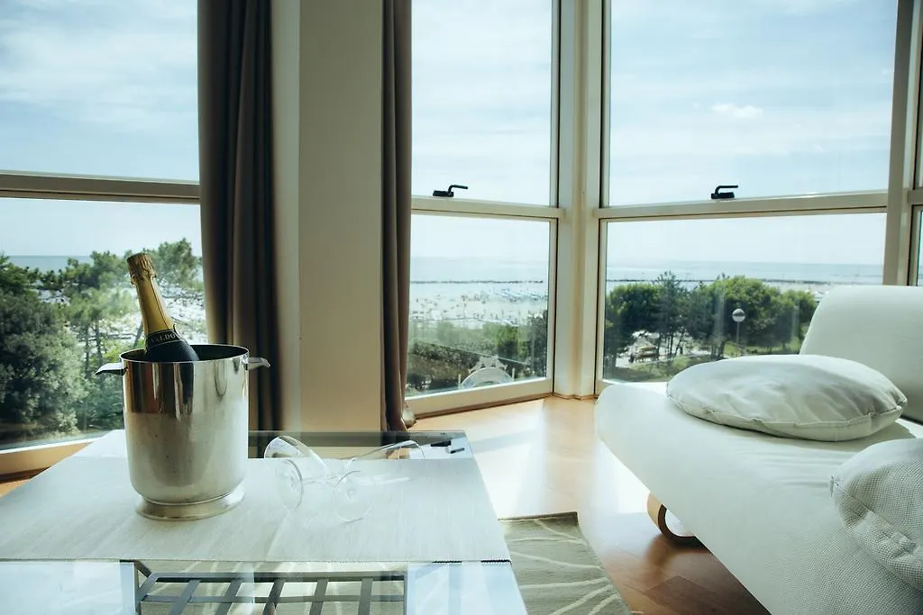 Hotel Astor B&B Lido di Classe 3*,