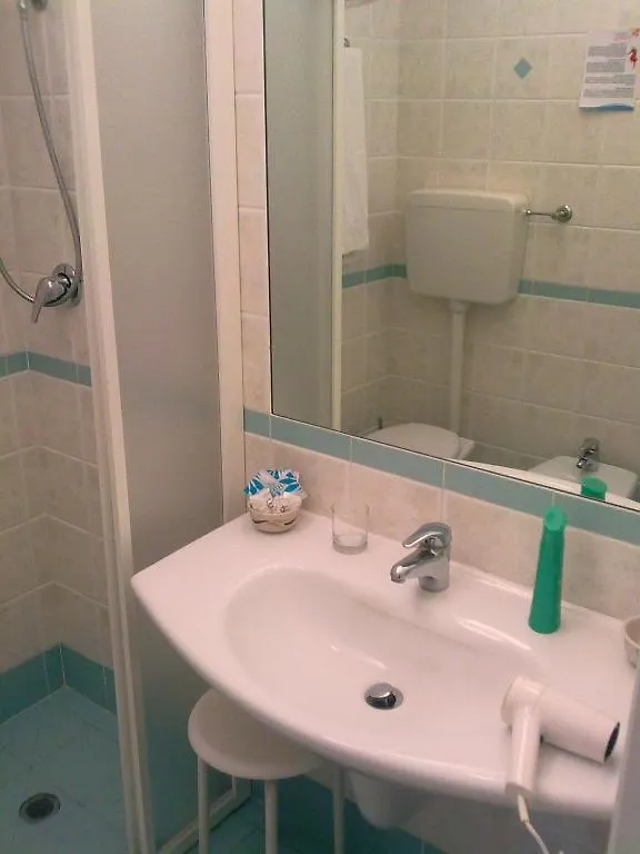Hotel Astor B&B Lido di Classe 3*,